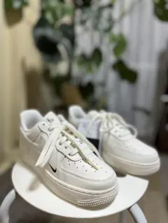 23.0 NIKE ナイキ エア フォース 1 ’07 エッセンシャル ホワイト