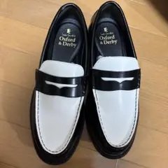 London Shoe Make ローファー ホワイト×ブラック 28cmのサムネイル
