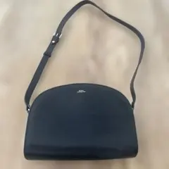 A.P.C ハーフムーンショルダー　バッグ