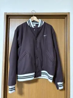 Nike スタジャン L ダークブラウン