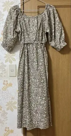 GU フラワープリントワイドネックワンピース(7分袖)