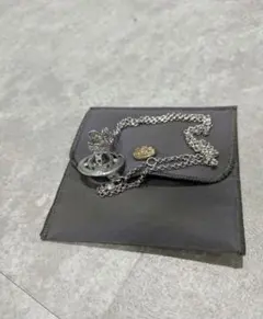 Item thumbnail for item cb05b41e-4bd3-469b-983b-f57d07938793