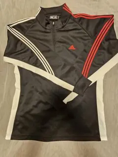 未使用に近い アディダスゴルフウェア 長袖 黒(白▪︎赤ライン)