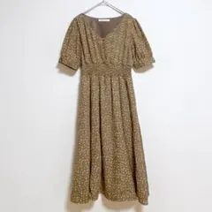 archives　アルシーヴ　花柄プリーツワンピース　Vネック