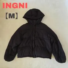 美品 イング 軽量 フード付き ショ－ト丈ジヤンパ－ M 黒