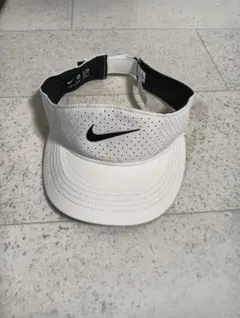 Nike DRI-FIT ホワイトサンバイザー L/XL　頭周り61cm位