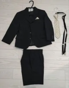 キッズ スーツ 115cm 黒 ネクタイサスペンダー付き　卒園　入学