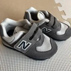 New Balance ベビーシューズ グレー　12cm