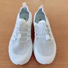 マリンシューズ ウォーターシューズ サーフィン シュノーケリング 水陸両用　白