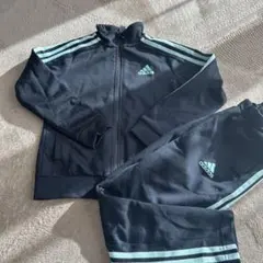 adidas 上下ジャージ 黒パステルブルー 130