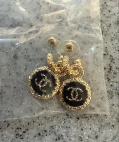 新品 CC ロゴ ブラック ゴールド ピアス ヴィンテージ