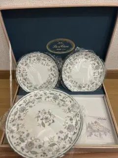 ★最終値下げ！★ナルミボーンチャイナ　大皿&ケーキ皿セット　花柄