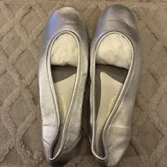 銀座ヨシノヤシルバーフラットシューズパンプス　24㎝
