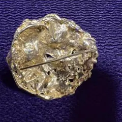 ビンテージ　花模様のブローチ