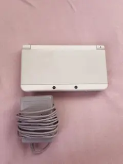 NEW Nintendo 3DS ホワイト 本体 充電器付き