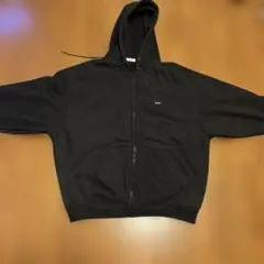 ブラックジップアップパーカー