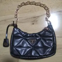 PRADA ブラック ショルダーバッグ キルティング　　　ノベルティ