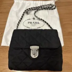 PRADA キルティング ショルダーバッグ　ブラックシルバーチェーン