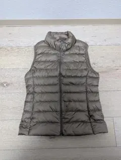 め*る様 美品 UNIQLO ユニクロ ウルトラライトダウンベスト ベージュ 人