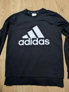 adidas ブラック トレーナー 150