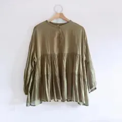 【coca】ティアードギャザーブラウス　オリーブグリーン　綿100%　M