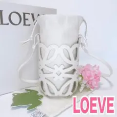 LOEWE アナグラム カットアウト ポケット ショルダバッグ オールレザー