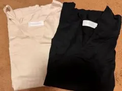 【RIVE DROITE】VネックTシャツ 2枚セット（ベージュ・黒）のサムネイル