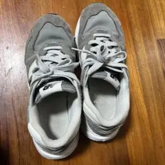 New Balance グレー スニーカー