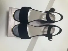 ブラック ストラップサンダル 中ヒール