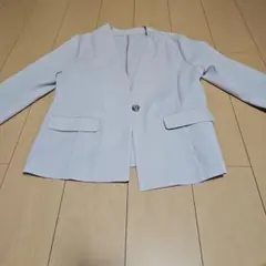 ノーカラージャケット ライトグレー 1つボタン