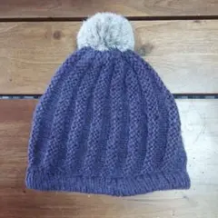 ファーポンポン付きニット帽　パープル