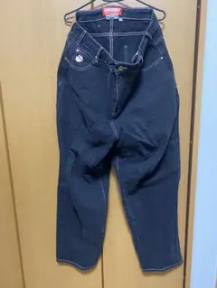 Item thumbnail for item 00f7a9ee-f3fb-4439-baf9-0a2cae8a728d