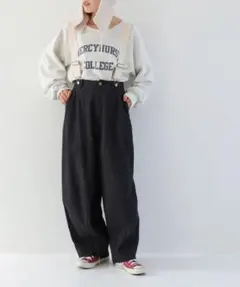 【新品未使用】Crispサスペンダーボリュームデニムパンツ/blackのサムネイル