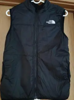 THE NORTH FACE ブラックリバーシブルベスト☆