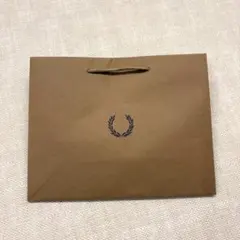 【美品】FRED PERRY（フレッドペリー）　紙袋 ショッパーのサムネイル