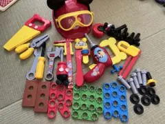 ミッキー耳付きヘルメットと工具セット
