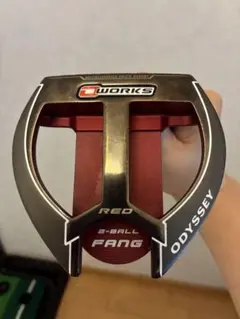 ODYSSEY O WORKS 2-BALL FANG レッド　32インチのサムネイル