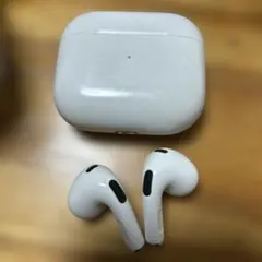 AirPods本体 ホワイト 充電ケース付き正規品　第３世代