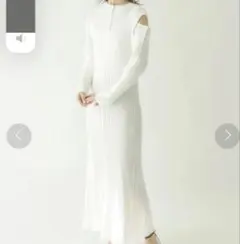 ホワイト オフショルダー ニットワンピース