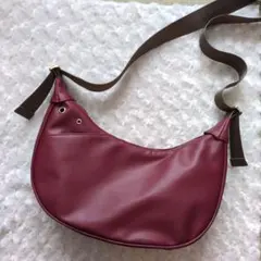SHOO・LA・RUE ハーフムーンショルダー/ボルドー