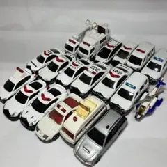 トミカ パトカー 事故処理車　18台まとめ売りのサムネイル