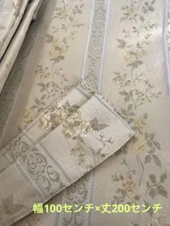 カーテン　（クリームイエロー系）