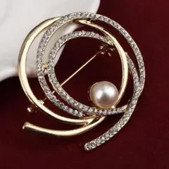 エレガントな渦巻きデザインブローチ