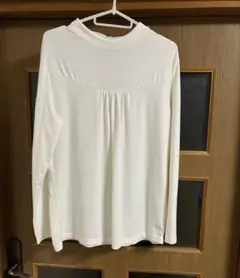 オフホワイト　スタンドカラー　トップス　長袖