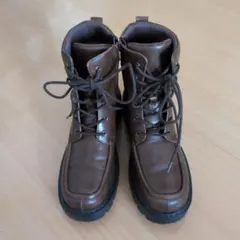 レースアップブーツ
