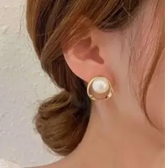 ゴールドパールピアス　B級品