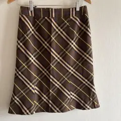 Burberry London チェック柄 フレアスカート ブラウン 38のサムネイル