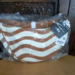 未使用　ユニクロ　マリメッコ　バッグ ラウンドミニショルダーバッグ