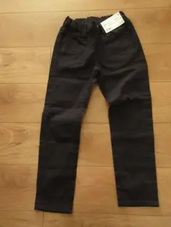 未使用　サイズ120　★ユニクロ　ウルトラストレッチ　スリムフィットパンツ　黒