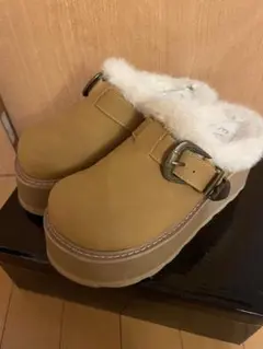 EVRIS ベージュ ファー付きムートンブーツ